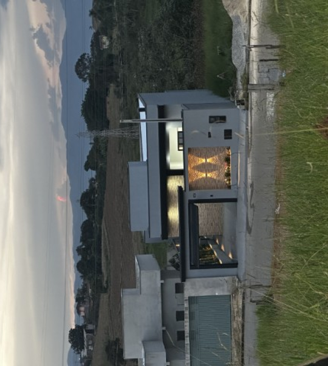 C3818 39.JPG